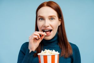 what causes tooth sensitivity when eating